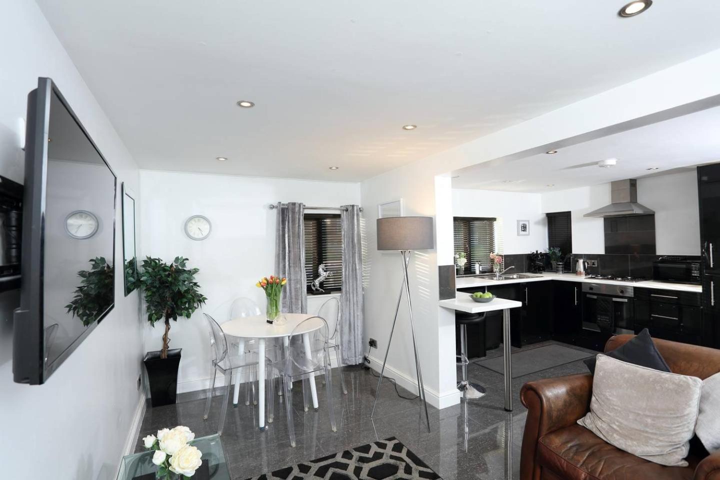 Villa 8 Park Terrace *